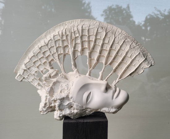 Rzeźby na zewnątrz / Outdoor sculptures  – click to see more