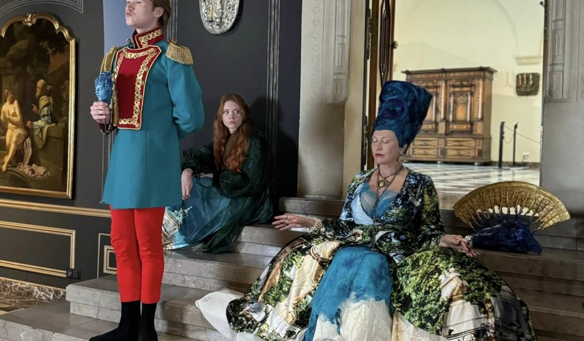 Rzeźby i batiki na Wawelu. Beckstage  filmu "Kruche piękno" Jagi Hupało.